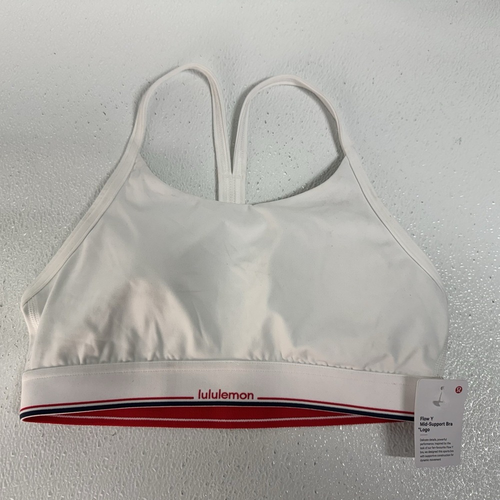 lululemon Flow Y Mid-Support Bra Logo B/C Cup Size 6 White MSRP $58